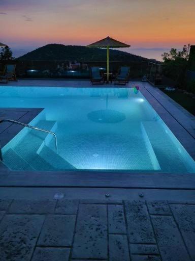 "Stergiou Luxury Apartment 2Nd Floor" Με Κοινη Πισινα Saronida Buitenkant foto