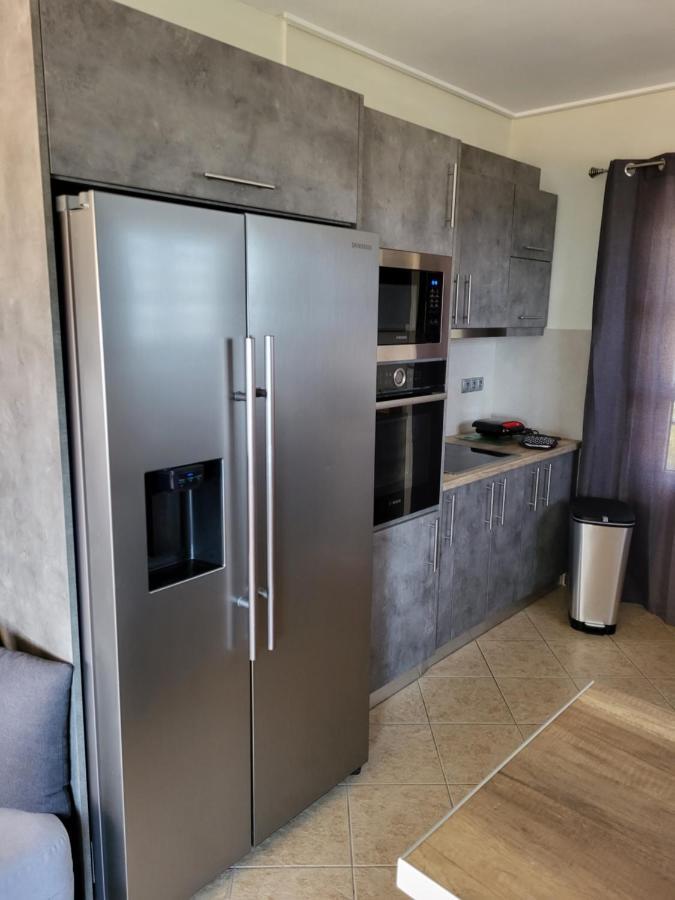 "Stergiou Luxury Apartment 2Nd Floor" Με Κοινη Πισινα Saronida Buitenkant foto