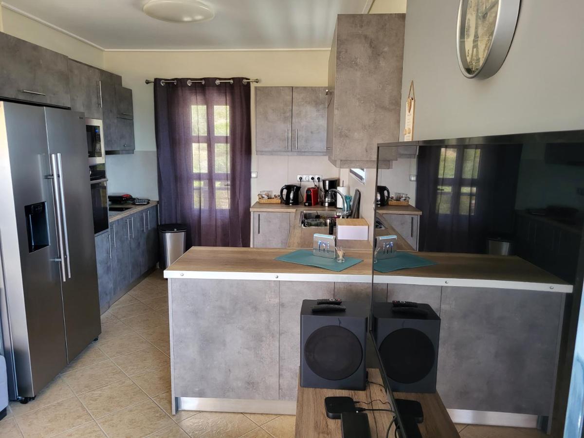 "Stergiou Luxury Apartment 2Nd Floor" Με Κοινη Πισινα Saronida Buitenkant foto